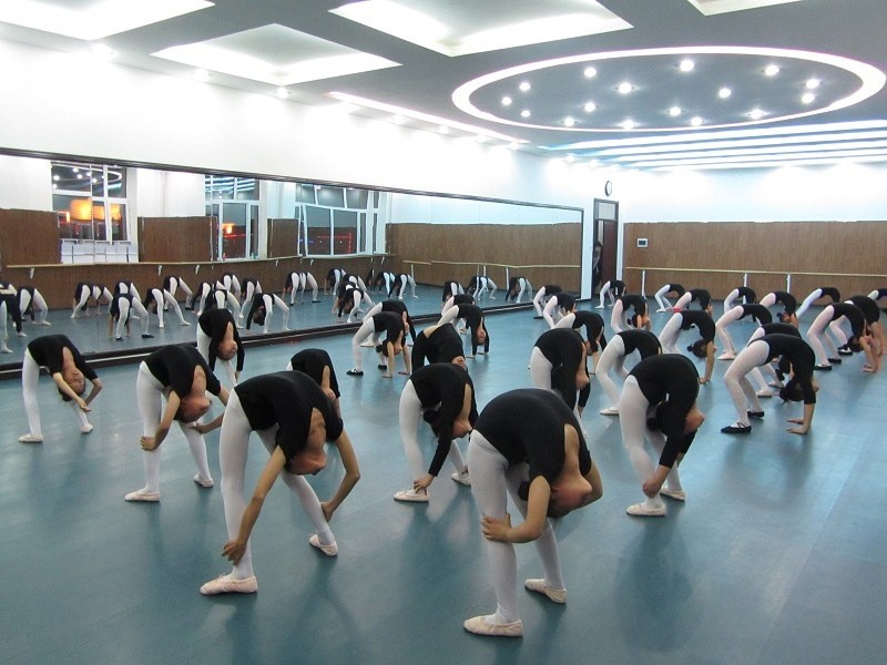 話(huà)劇經(jīng)典曲目成舞臺(tái)地板大賣(mài)新市場(chǎng)