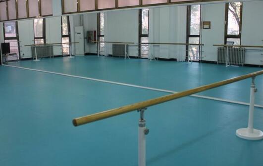 舞蹈地膠保養(yǎng)不是兩天的事