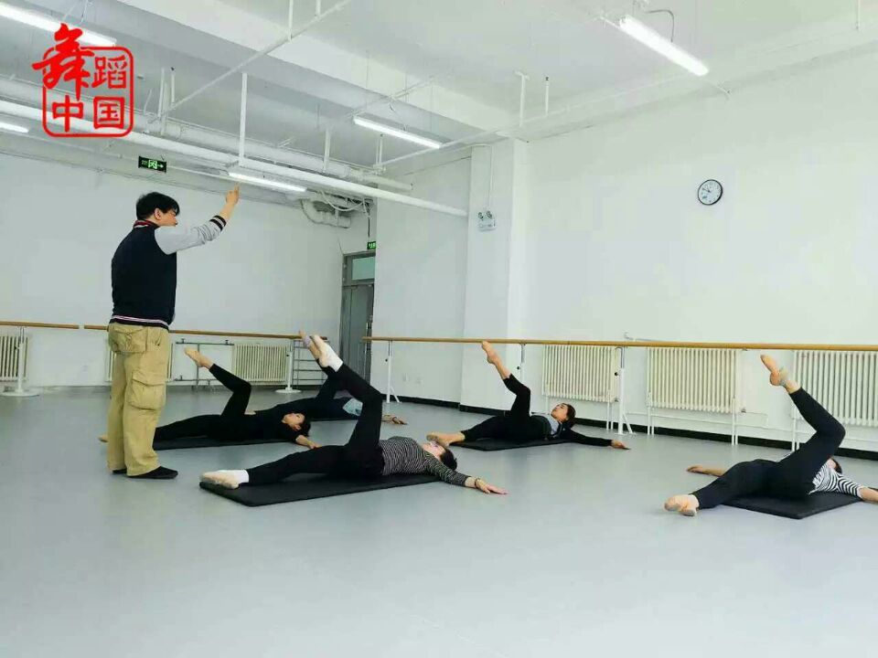 舞蹈中國教育基地舞蹈地膠成功案例