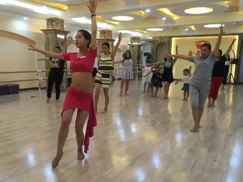 舞蹈地膠--河南汝州鑫舞舞蹈室成功案例